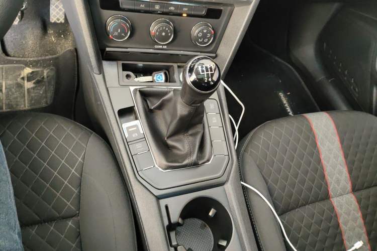 Used Volkswagen Lamando 2019 230TSI Manual Trend Edition China V Standard Gear Lever