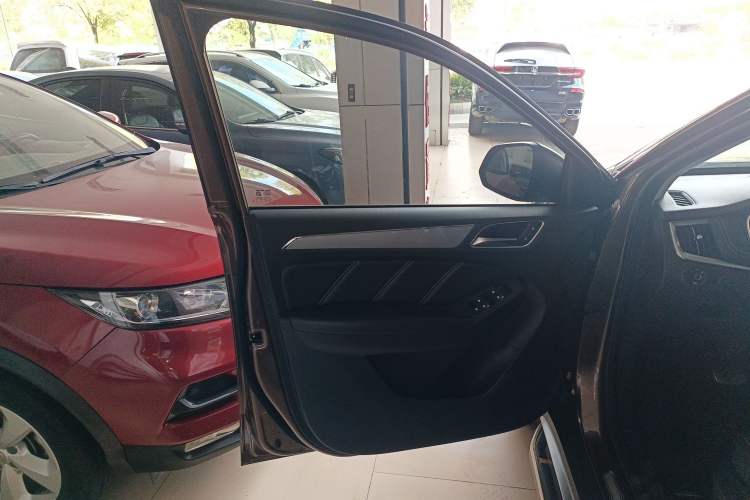 Used Roewe RX5 2017 20T Two-Wheel Drive Automatic Internet Elite Edition