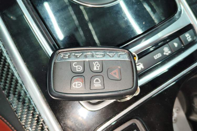 Used Jaguar XE 2015 2.0T 200 PS R-Sport