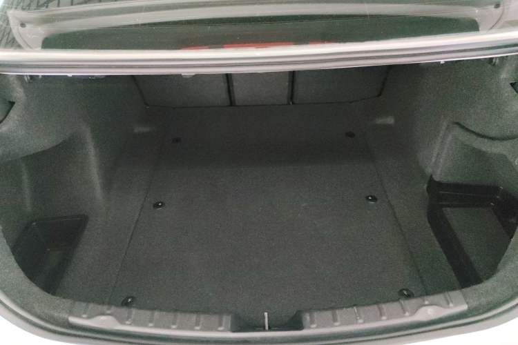 Used BMW 3 Series 2017 320Li Fashion Model Trunk