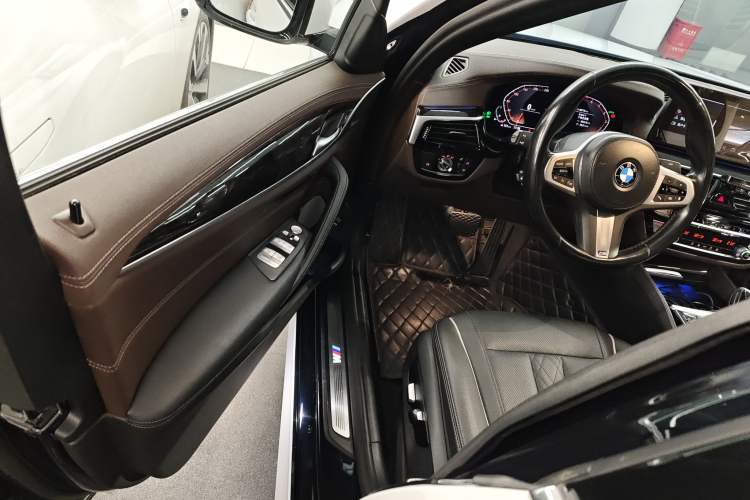 Used BMW 5 Series 2022 Restyled 525Li M Sport Package