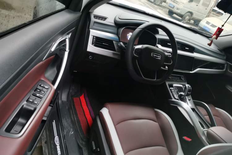 Used Geely Auto Emgrand X7 Sport 2022 1.8TD DCT Zhiya Trim
