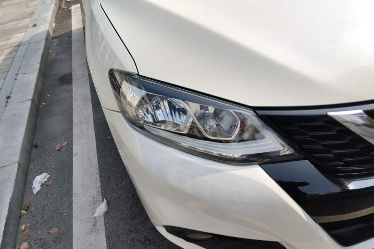 Used Nissan Tiida 2016 1.6L CVT Cool Dynamic Edition