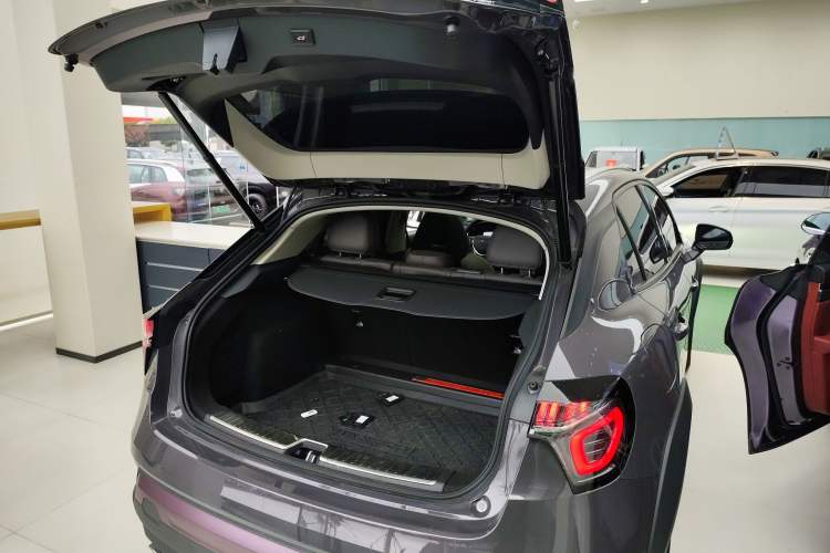 Used Lynk & Co 02 2020 1.5T DCT Two-Wheel Drive Zhaopu Version Trunk