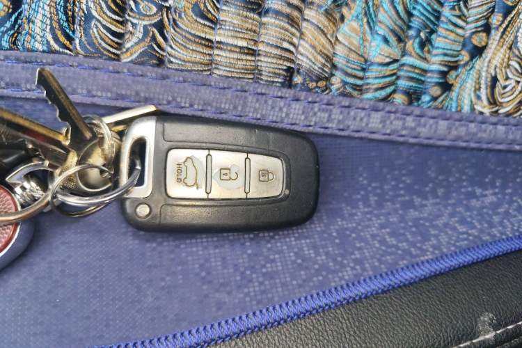 Used Kia Sportage R 2012 2.0L Automatic Two-Wheel Drive GLS Vehicle Key