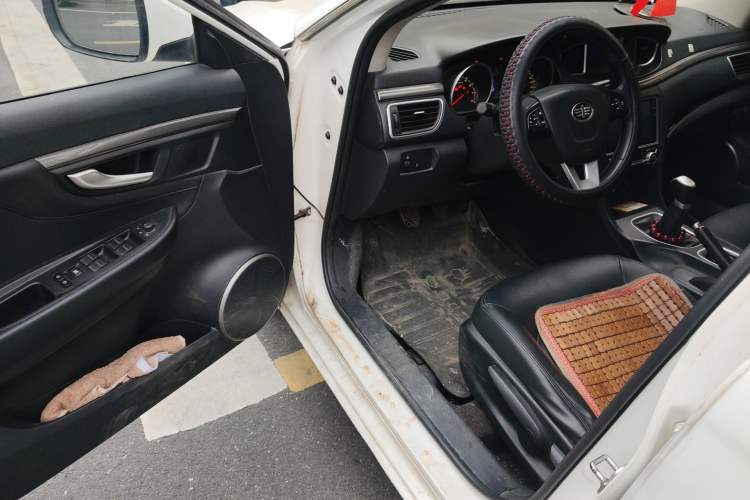 Used Bestune B50 2019 1.6L Manual Elite Edition Driver Seat