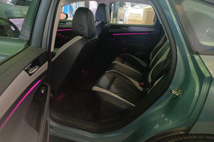 Used Volkswagen ID.7 VIZZION 2024 AIR model Left Rear Seat