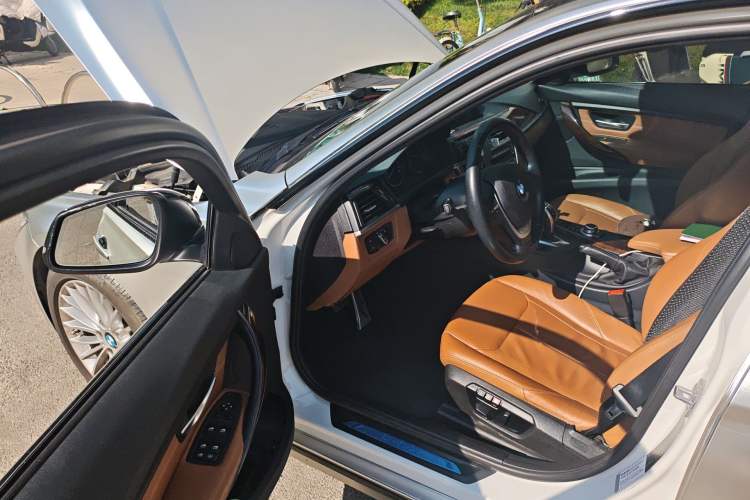 Used BMW 3 Series 2014 320Li Luxury Design Package
