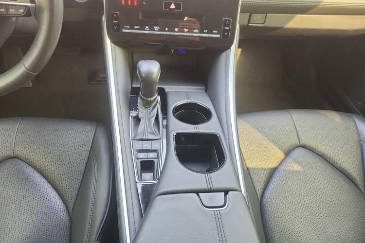 Used Toyota Avalon 2022 Dual-Engine 2.5L Luxury Edition