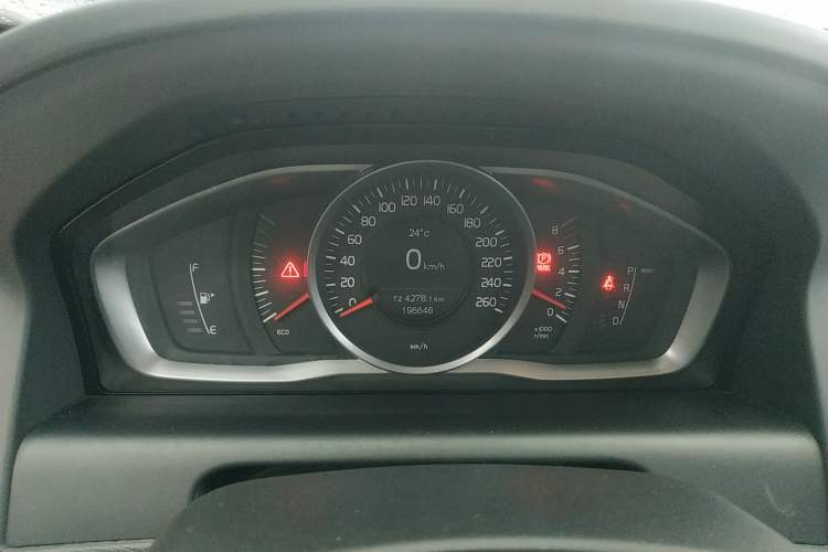 Used Volvo XC60 2015 T5 Smart Upgrade Model