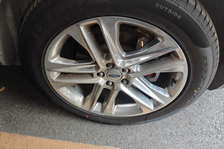 Used Ford Explorer 2017 2.3T Elite Edition Right Front Wheel Hub