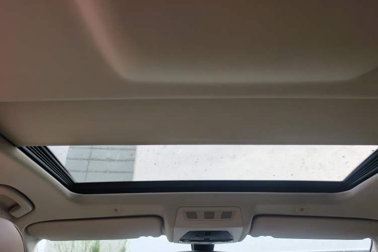 Used BMW 5 Series 2013 525Li Luxury Model Headliner