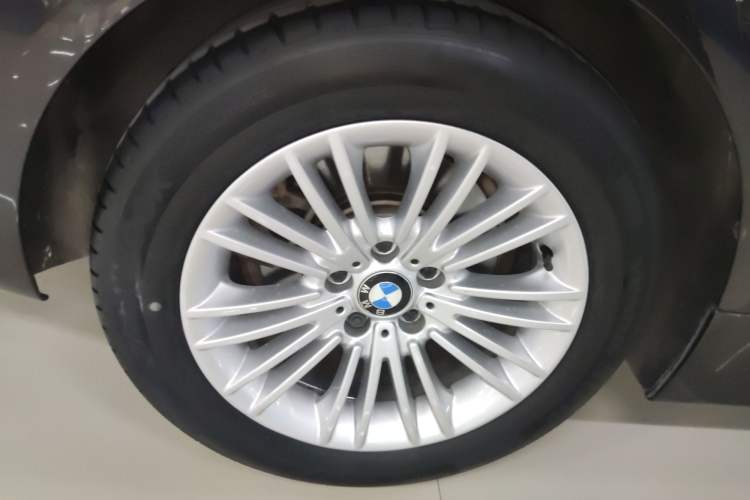 Used BMW 5 Series 2014 525Li Leading Model