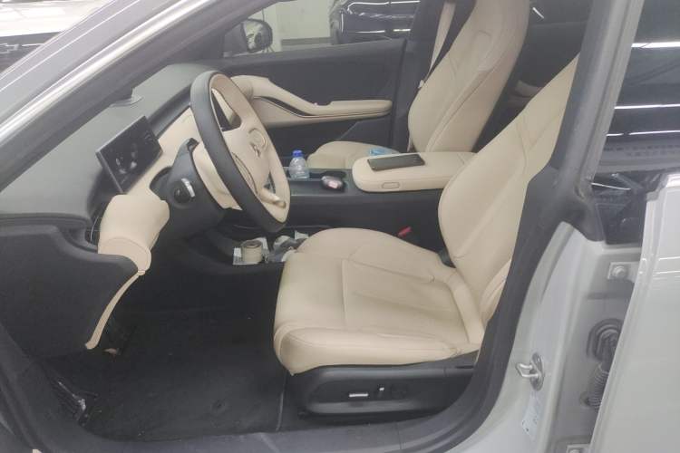 Used Nio ET5T 2023 75 kWh Touring Left Front Seat
