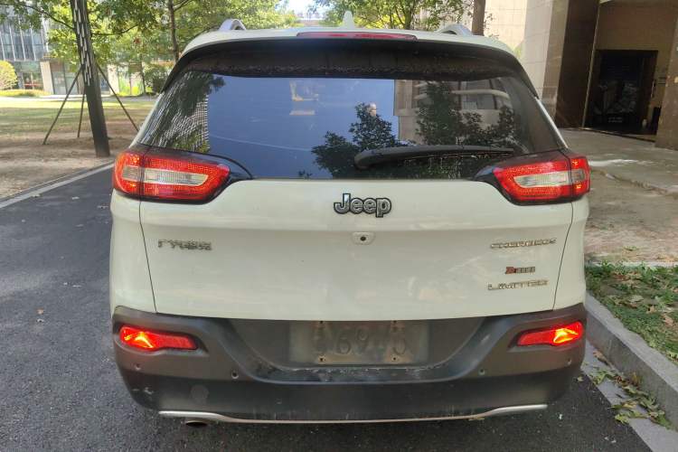 Used Jeep Cherokee 2017 2.0L Superior Edition