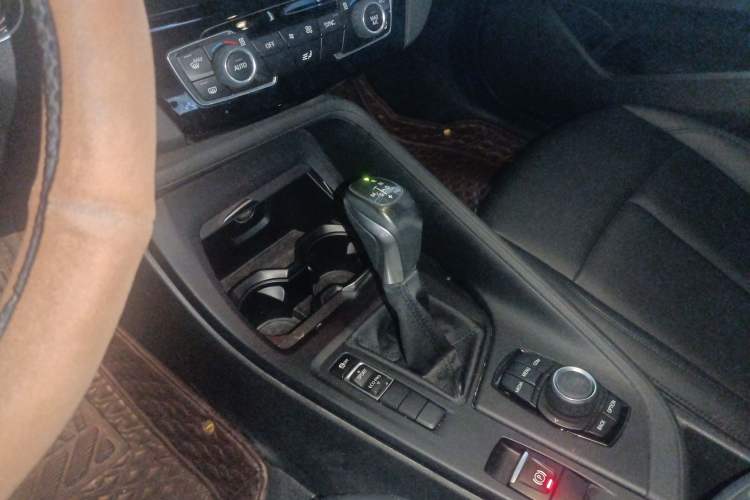 Used BMW X1 2019 sDrive20Li Leading Model Gear Lever