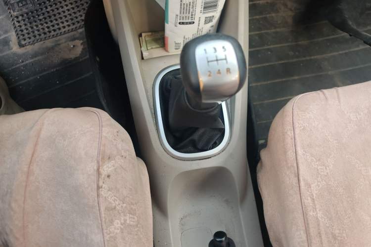 Used Venucia R50 2015 1.6L Manual Fashion Edition
