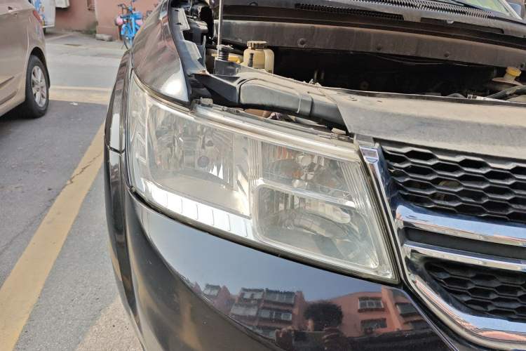 Used Dodge Journey 2013 2.4L Two-Wheel Drive Luxury Version