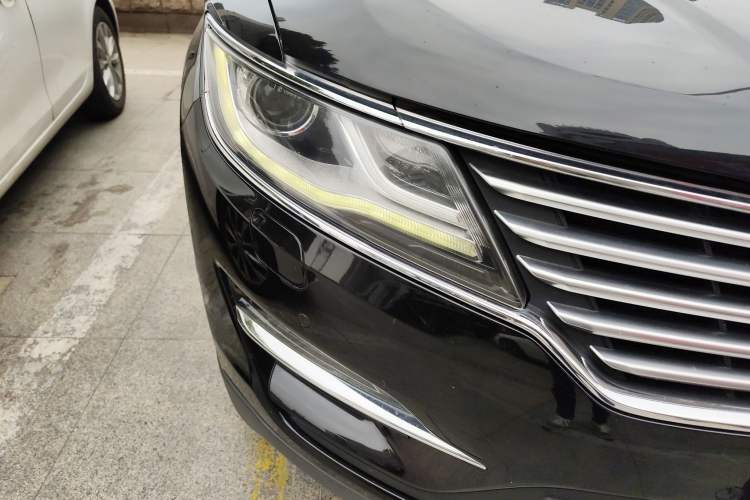 Used Lincoln MKC 2017 2.0T Two-Wheel-Drive Luxury Edition