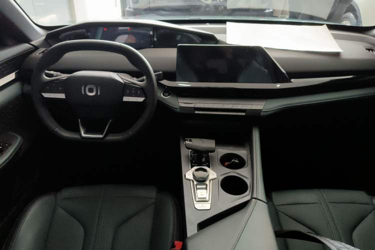 Used CHANGAN NEVO A06 2023 Base Model Center Console