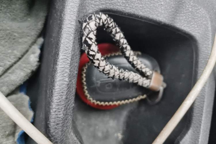 Used SAIC MAXUS T70 2021 2.0T Diesel Automatic 4x4 Elite Version with Long Bed and High Ground Clearance Vehicle Key