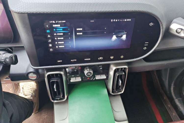 Used Haval DARGO 2022 1.5T DCT Two-Wheel Drive Husky Edition Audio And AC Panel