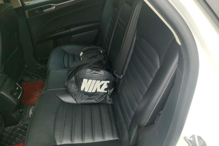 Used Ford Mondeo 2018 EcoBoost 180 Smart Control Fashion Model China V Standard Left Rear Seat