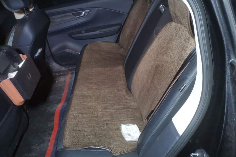 Used Hongqi E-QM5 2022 431 km Charge & Enjoy Edition