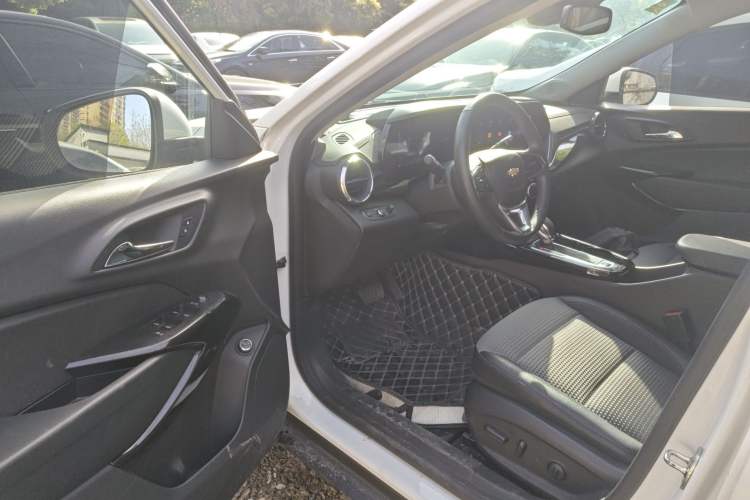 Used Chevrolet Seeker 2022 1.5T CVT Trendy Smart Edition Driver Seat