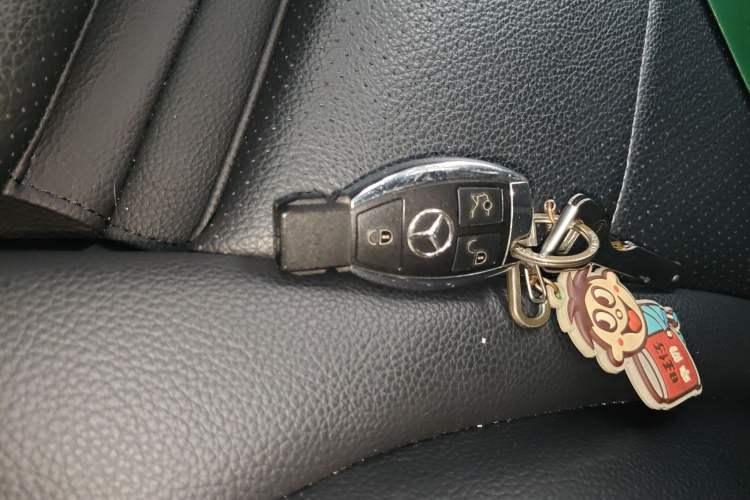 Used Mercedes-Benz GLC Coupe 2018 GLC 260 4MATIC Coupe SUV Vehicle Key