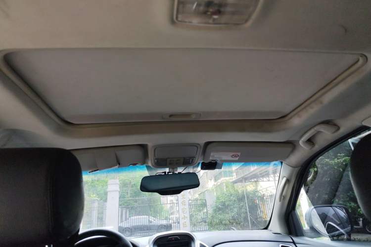 Used JMC Yusheng S350 2013 2.0T Manual Two-Wheel Drive Gasoline Ultra-Luxury 5-Seater Headliner