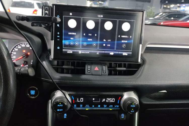 Used Toyota Wildlander 2020 2.0L CVT Two-Wheel Drive Luxury Edition Audio And AC Panel