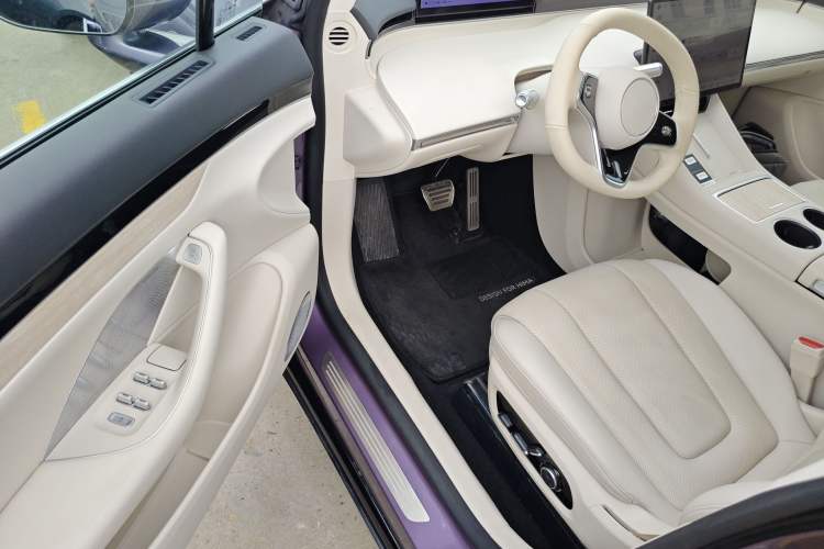 Used Hima Luxeed R7 2024 All-Electric 667 km Max
