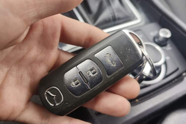 Used Mazda 3 Axela 2017 Sedan 1.5L Automatic Luxury Model China VI Standard