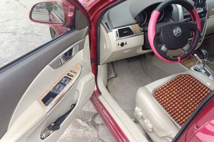 Used Buick Excelle 2015 1.5L Automatic Classic Model
