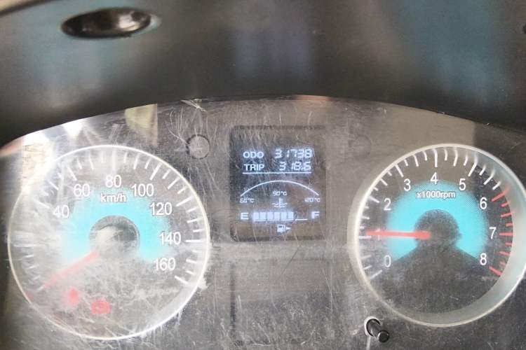 Used Jinbei Hiace X30 2023 1.5L Super-Comfortable Passenger Van 5/6/7-Seater Non-Air-Conditioned Version Model SWC15M Odometer Close Up