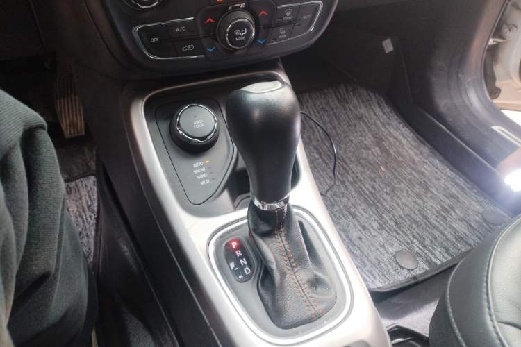 Used Jeep Compass 2017 200T Automatic Family Enjoyment Four-Wheel Drive Edition