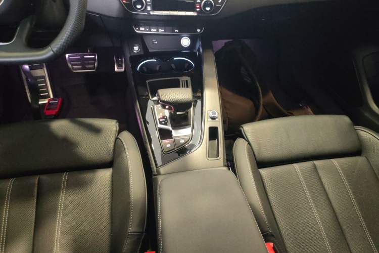 Used Audi A4L 2024 40 TFSI Luxury Dynamic Edition