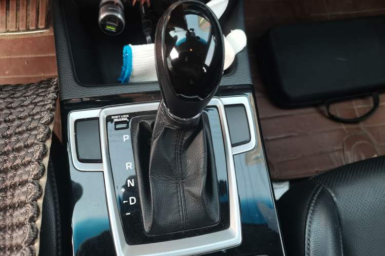 Used Hyundai Mistra 2014 1.8L Automatic Smart GLS Gear Lever