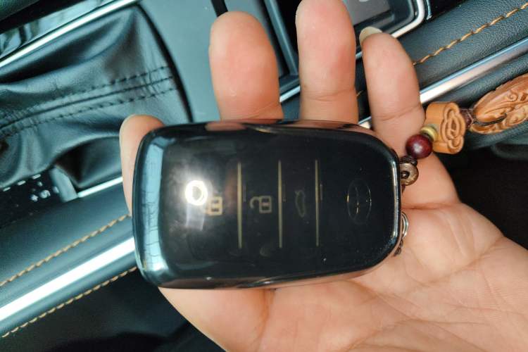 Used Toyota Avalon 2024 Dual-Motor 2.0L Premium Edition