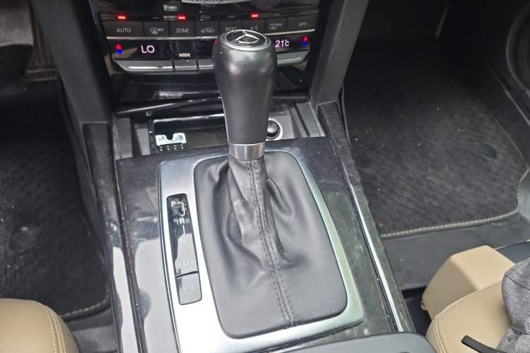 Used Mercedes-Benz E-Class 2011 E 260 L CGI Fashion Model
