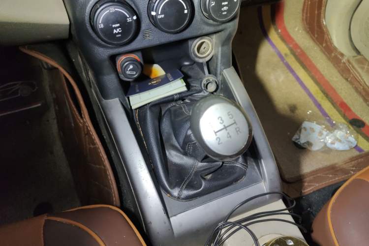 Used Land X8 2012 Explore Edition 2.0L Urban Pioneer Version Gear Lever