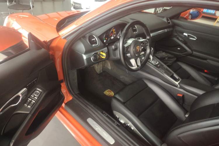 Used Porsche 718 2016 Cayman 2.0T
