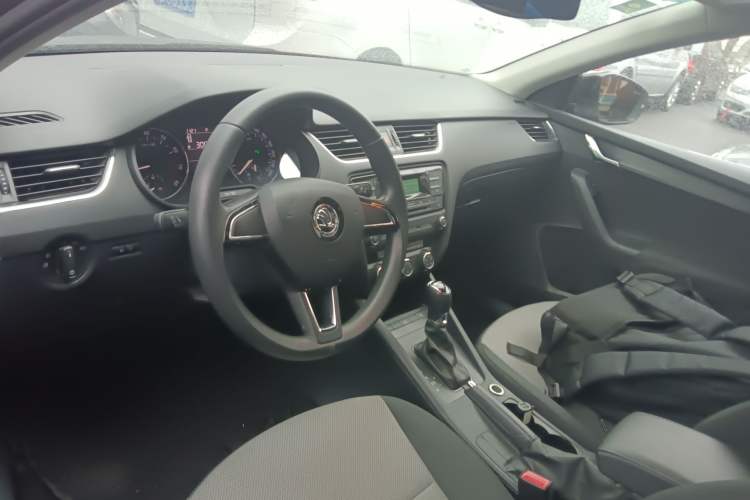 Used Skoda Octavia 2017 Classic Model 1.6L Automatic Comfort Edition