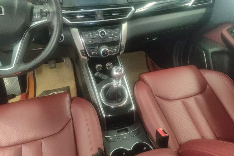 Used Zotye Domy X5 2017 Platinum Edition 1.5T Manual Luxury Model Audio And AC Panel