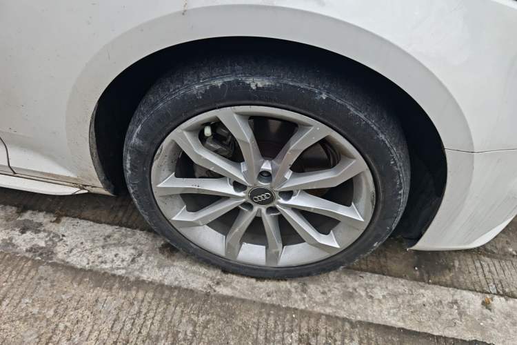 Used Audi A4L 2018 30th Anniversary Edition 40 TFSI Fashion Model
