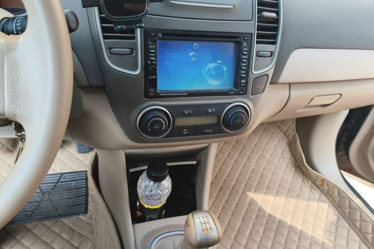 Used Nissan Sylphy 2012 Classic 1.6XL Manual Luxury Edition Audio And AC Panel