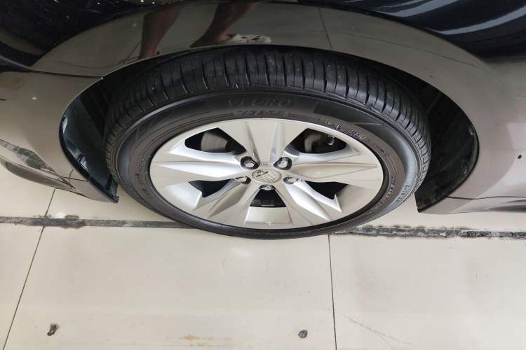 Used Toyota Crown 2015 2.0T Fashion Edition Exterior 4