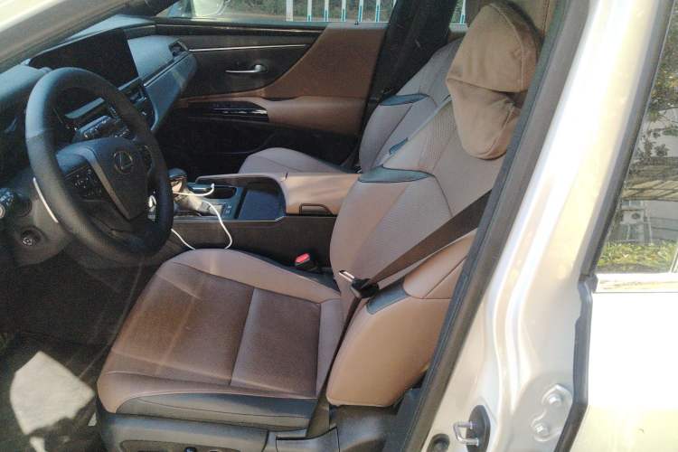 Used Lexus ES 2022 300h Excellence Edition