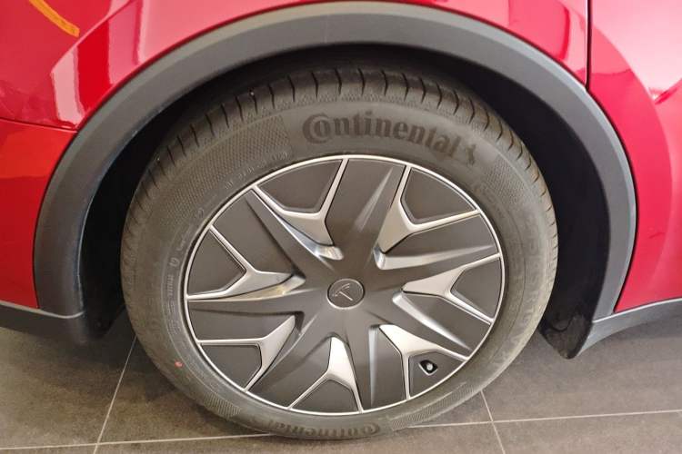 Used Tesla Model Y L 2025 Model Long-Range All-Wheel-Drive Version
